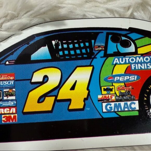 Vintage Jeff Gordon Nascar Heart -Shaped Tin + Dupont 24 Racing Car Magnet Set - Picture 11 of 14